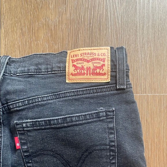 Levi's Black Wedgie Straight Leg Jeans with Knee Rip - Picture 7 of 7